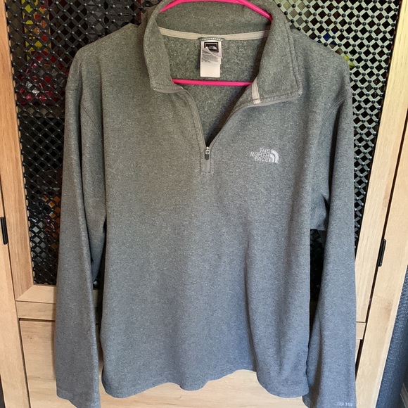 Sweatshirt - Picture 2 of 3